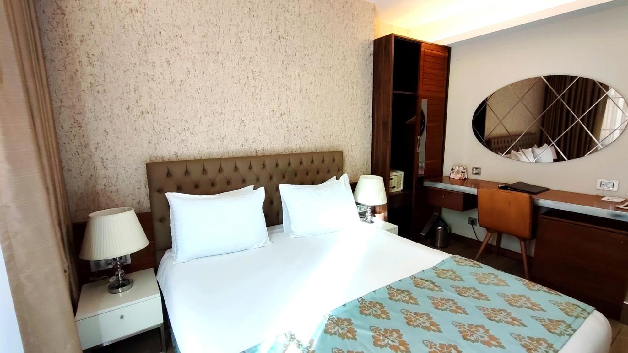 Old Port Otel 3*