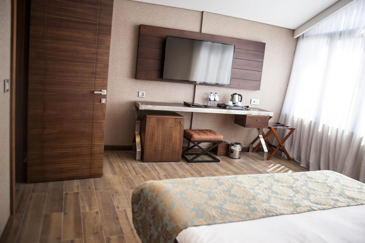 Otel Old Port 3*